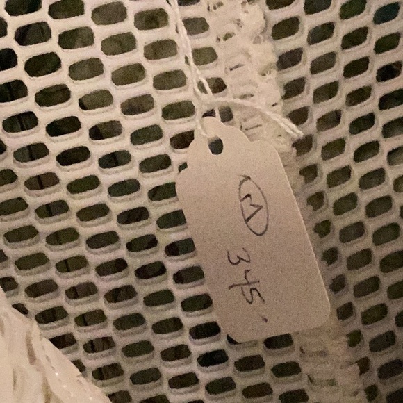 Design Today’s Graceful off white embroidered sleeve & double collar mesh - Picture 9 of 9